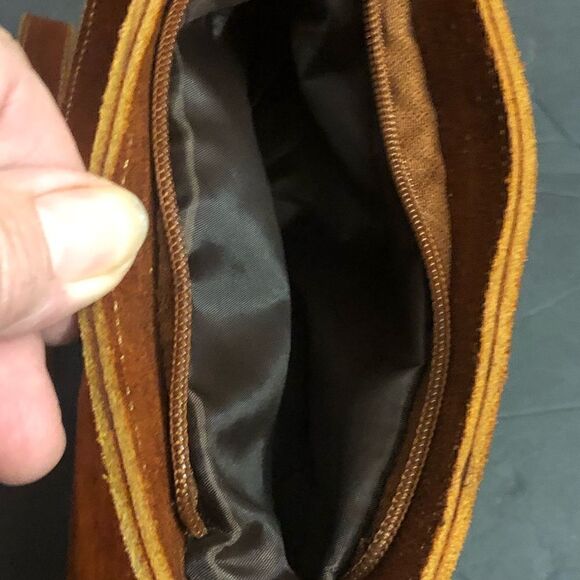 Terra Suede Floral Embriodered Shoulder Bag With Adjustable Strap. NWT - Picture 4 of 7